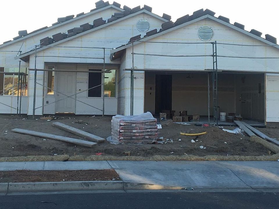 1st image of 2521 Stone Creek Dr