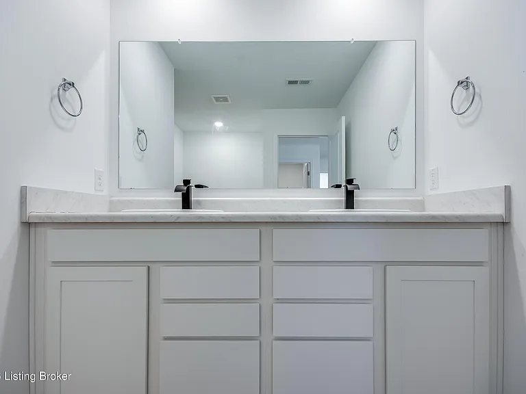 17010 Meander Way — Photo 52