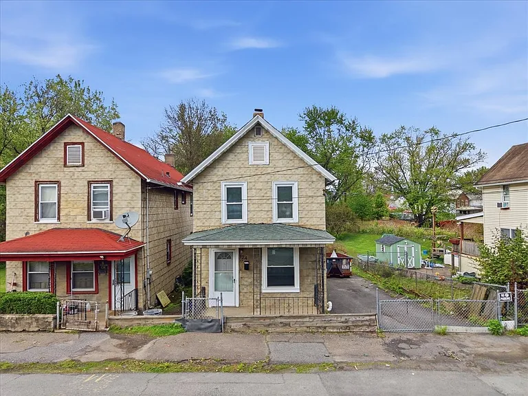 124 Wells St — Photo 20