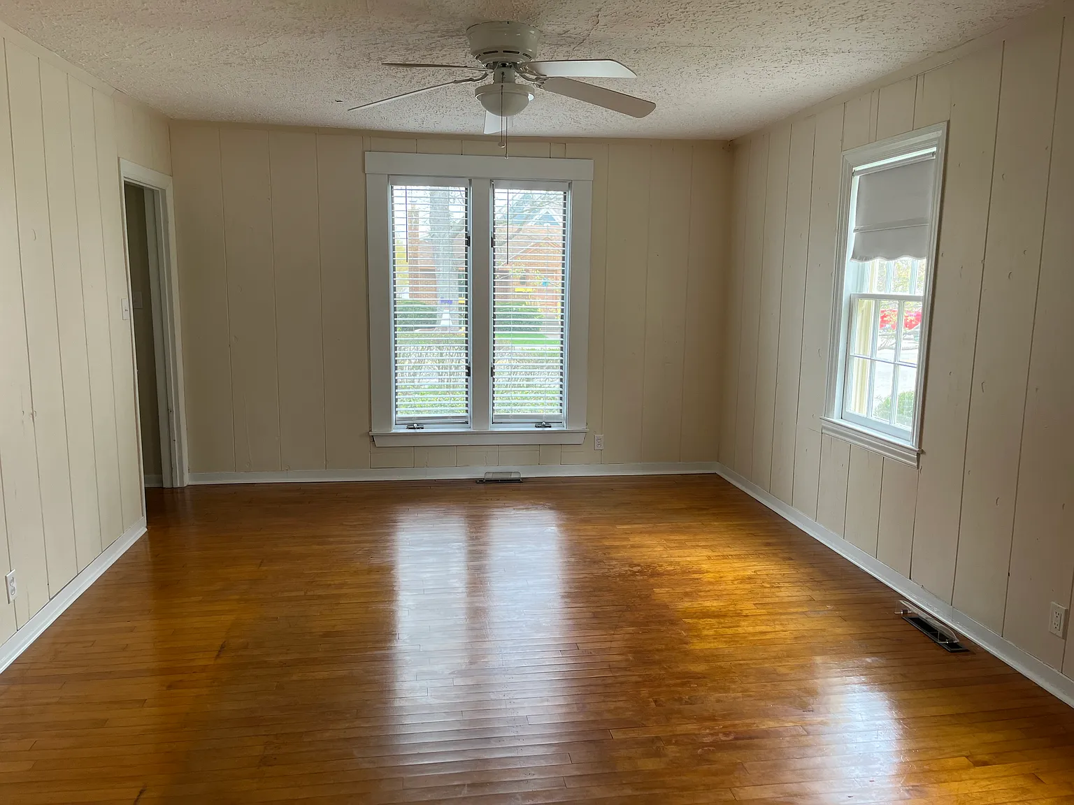 2 bed, 967 sqft, $1,800 — Photo 2