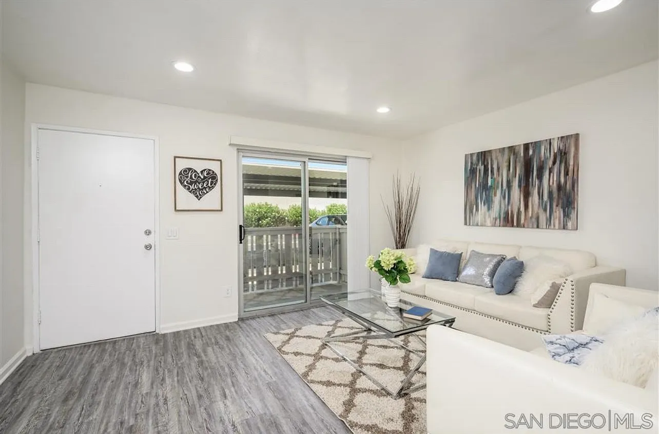 2 bed, 854 sqft, $2,650 — Photo 4
