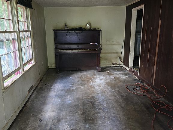 2nd image of 4273 Mount Olivet Rd