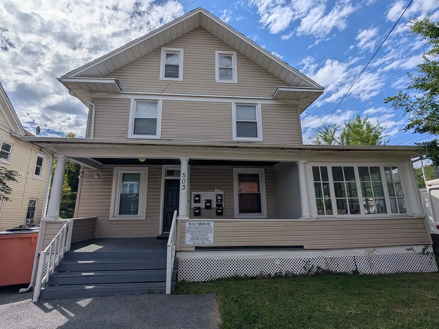 2 bed, 1000 sqft, $1,050 — Photo 1