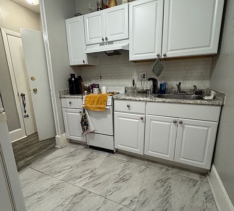 2nd image of 877 Beacon St #33