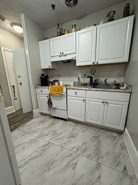 Building Photo - 877 Beacon St #33