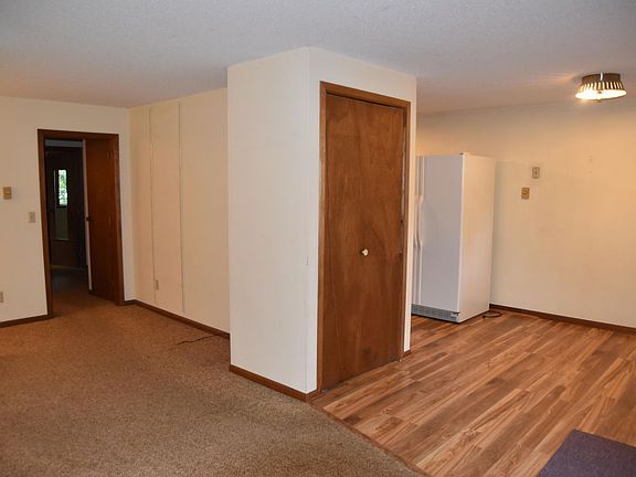 4th image of 523 8th Ave