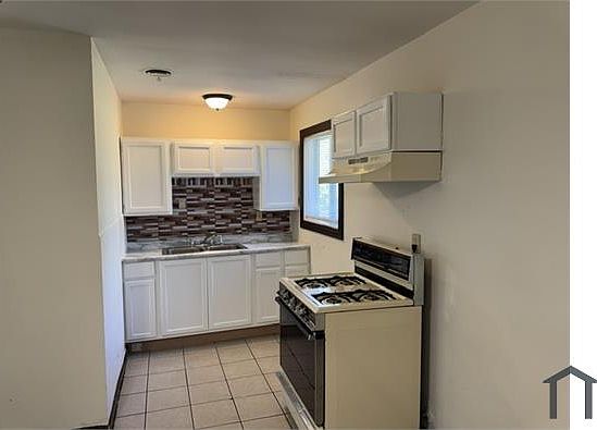 2nd image of 7782 Ellington Dr