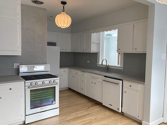 3rd image of 4129 N Albany Ave Unit 2