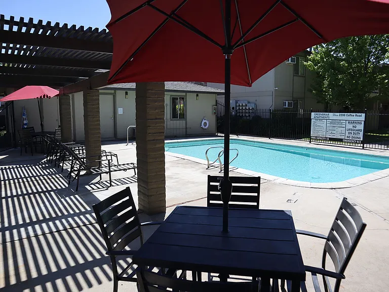 Greenbriar Villa Apartments — Photo 6