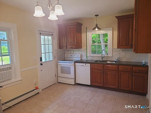 689 Kent Rd — Photo 4