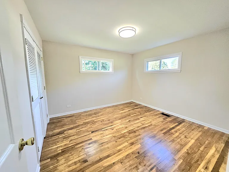 220 Kingman Ln — Photo 9