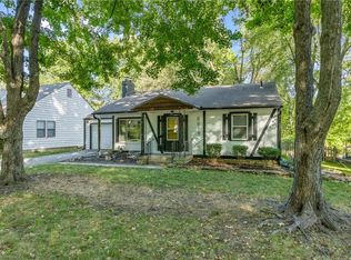 8819 Sleepy Hollow Rd, Kansas City, MO 64114