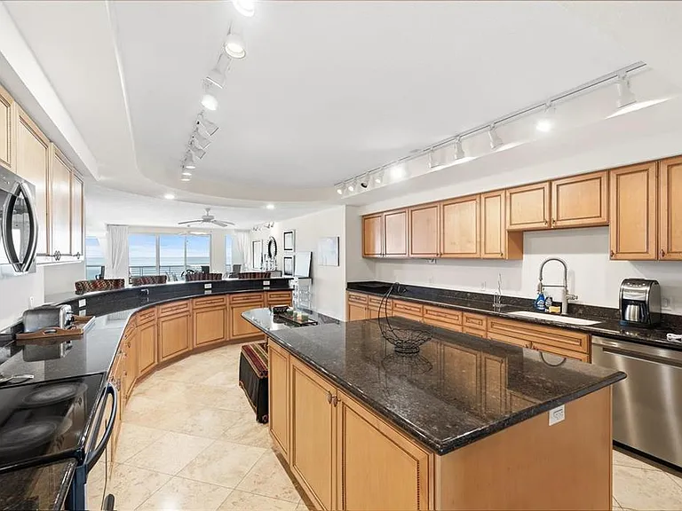 1350 Gulf Blvd #901 — Photo 6