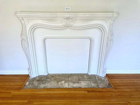 5th image of 233 S Elm Dr
