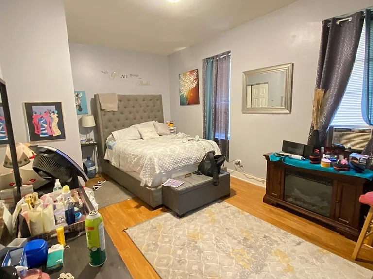 3524 W Grenshaw St #1R — Photo 9