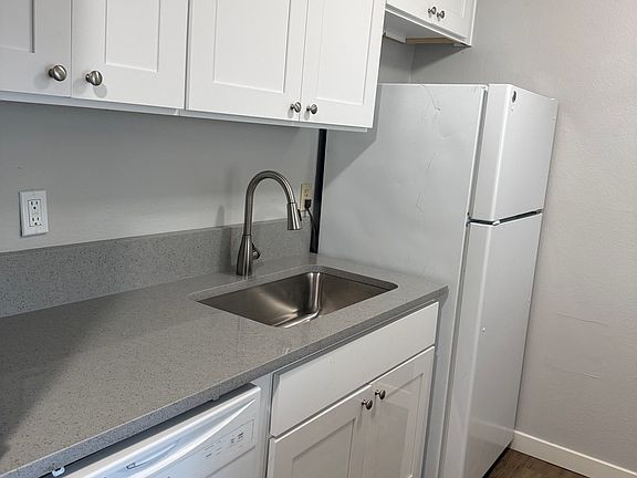 4th image of 14610 SE 1st St #3