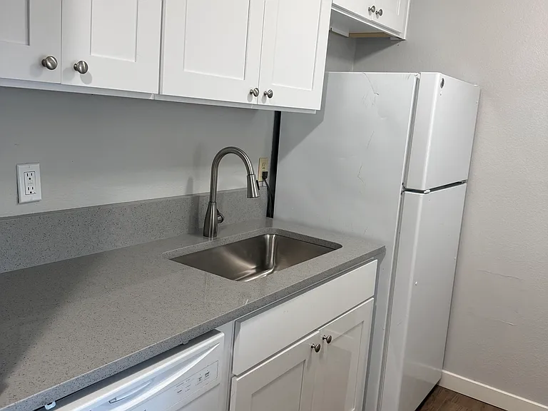 14610 SE 1st St #3 — Photo 5