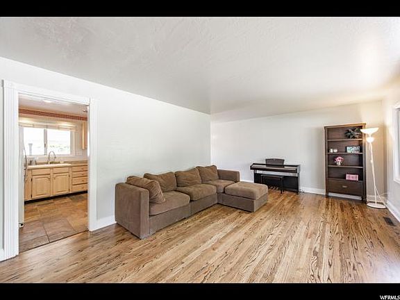5th image of 6505 S Hickory Ln