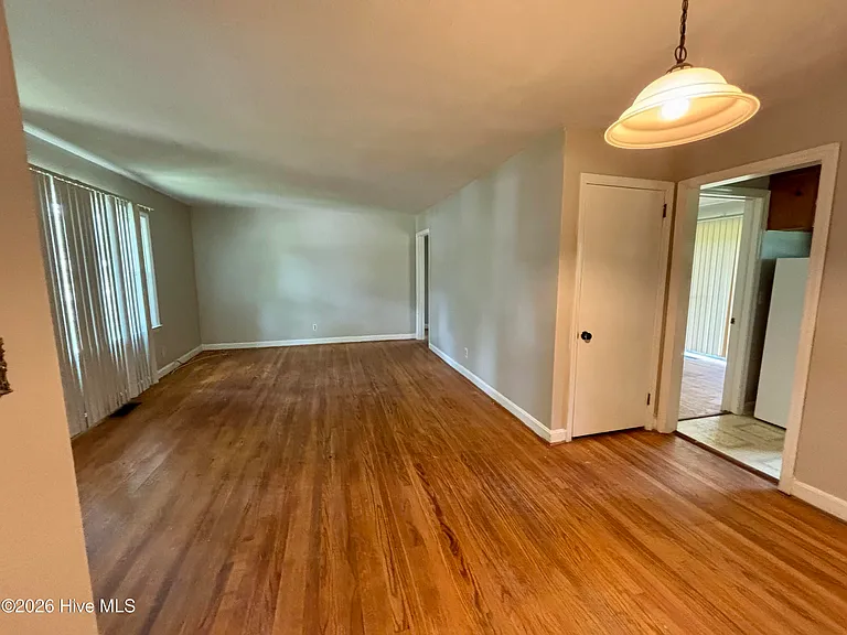 2020 Garr Dr — Photo 2