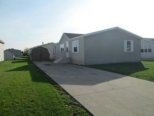 2nd image of 43514 Clementine Dr