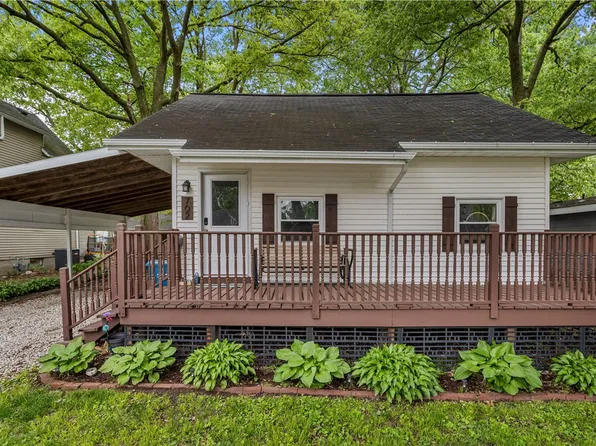 702 E Lincoln St, Monticello, IL 61856