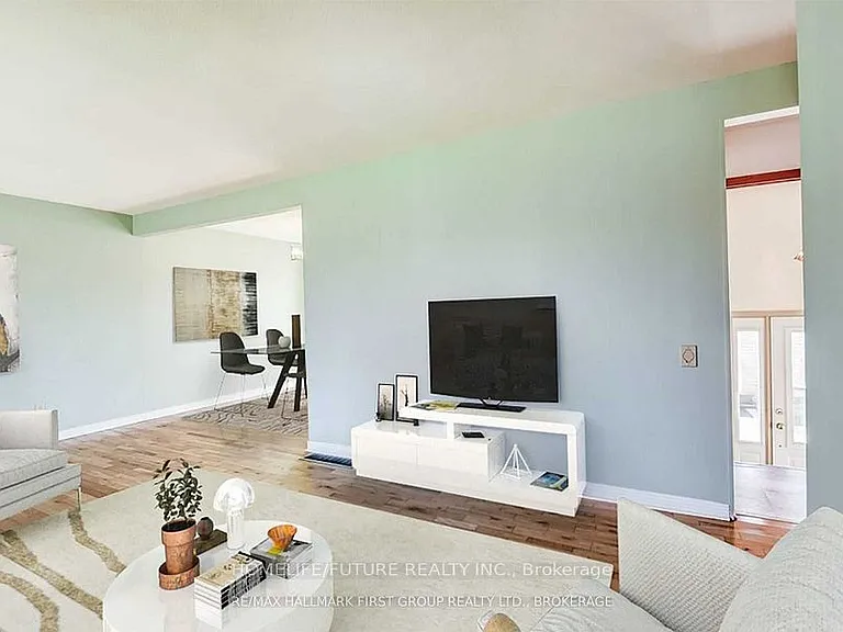 361 Gliddon Ave #MAIN — Photo 1