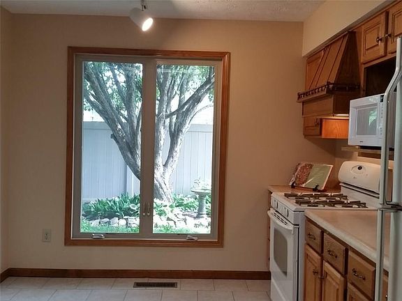 5th image of 3825 Cassandra Dr