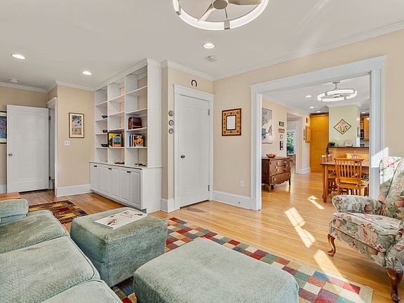 3rd image of 129 Hillside Rd #2
