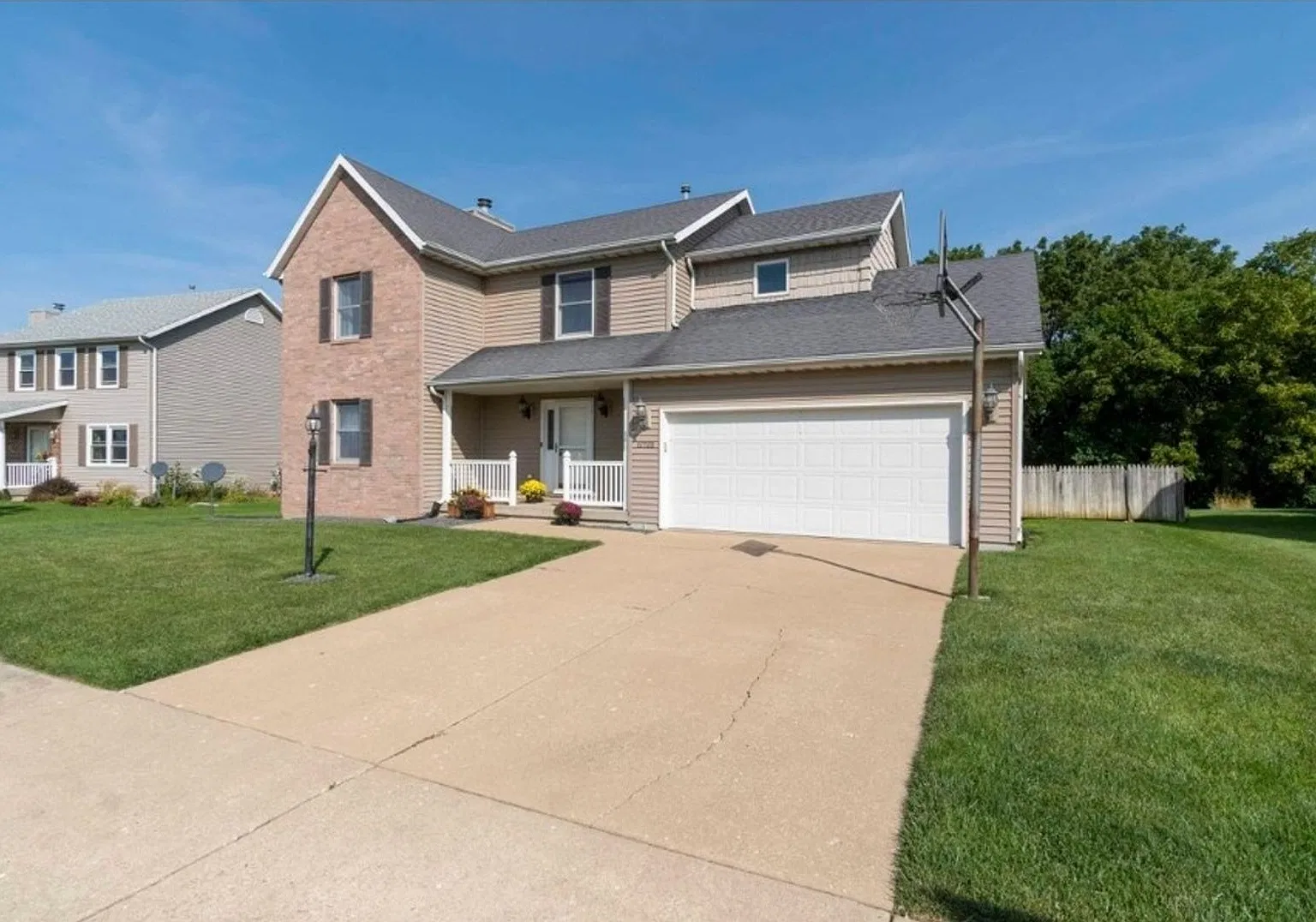 Charming 4BR House in Dunlap — Photo 4
