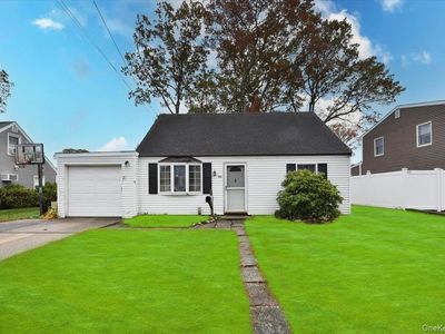 86 Cleveland Avenue, Massapequa, NY, 11758