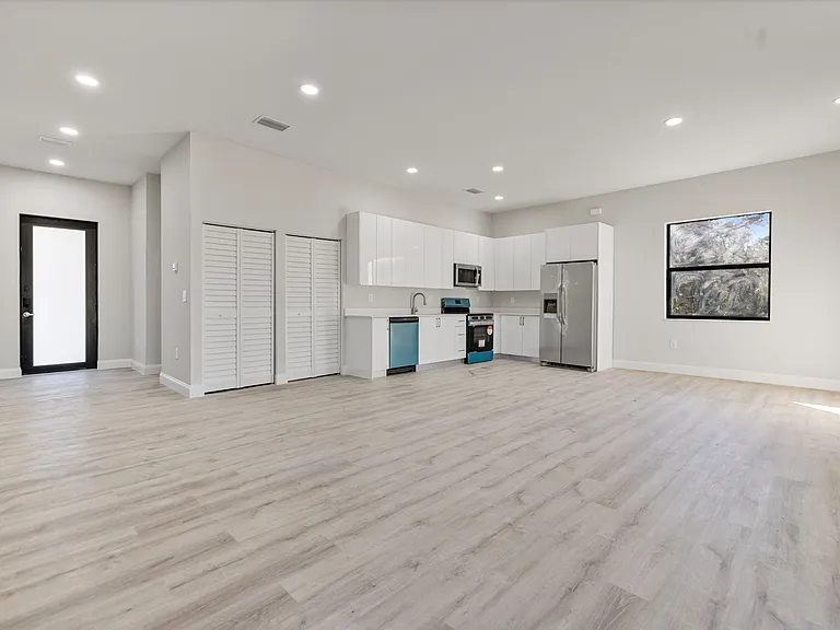 232 Fowler Ave S — Photo 13