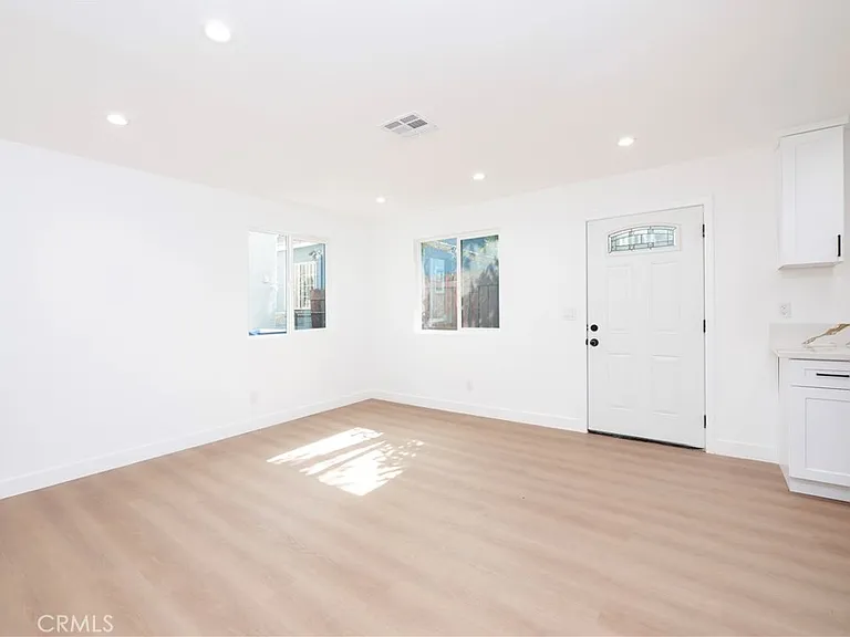 5739 S Saint Andrews — Photo 7