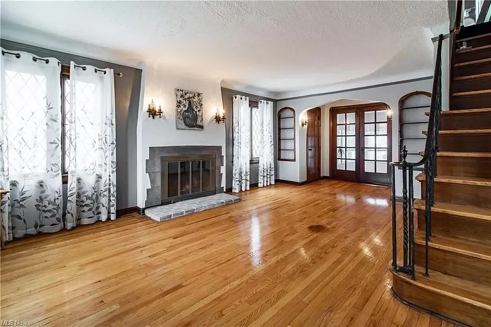 3 bed, 2.5 bath, 2400 sqft, $2,500 — Photo 4
