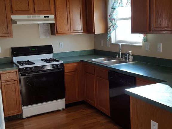 4th image of 1580 Sassafras Ln