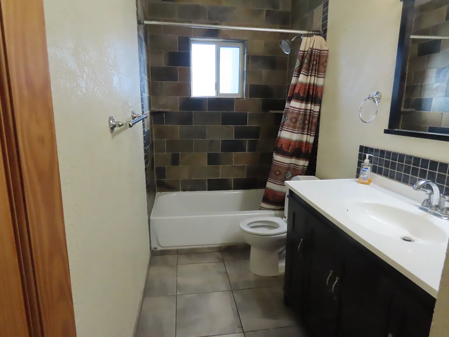 3 bed, 1307 sqft, $1,650 — Photo 4