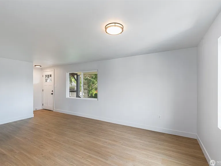 102 D St SW #E — Photo 6