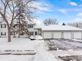 36 Gant Cir APT G, Streamwood, IL 60107