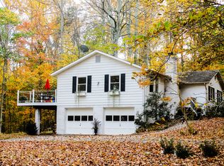 5743 Pignut Mountain Dr, Warrenton, VA 20187