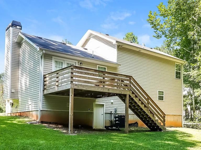 233 Galvin Trl — Photo 18