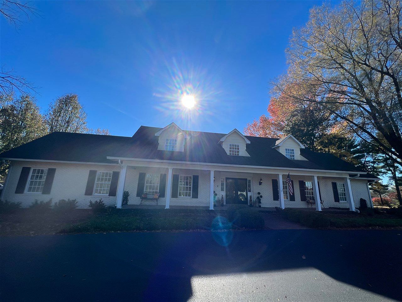 1435 Mount Ayr Cir, Bowling Green, KY 42103 MLS RA20235326 Zillow