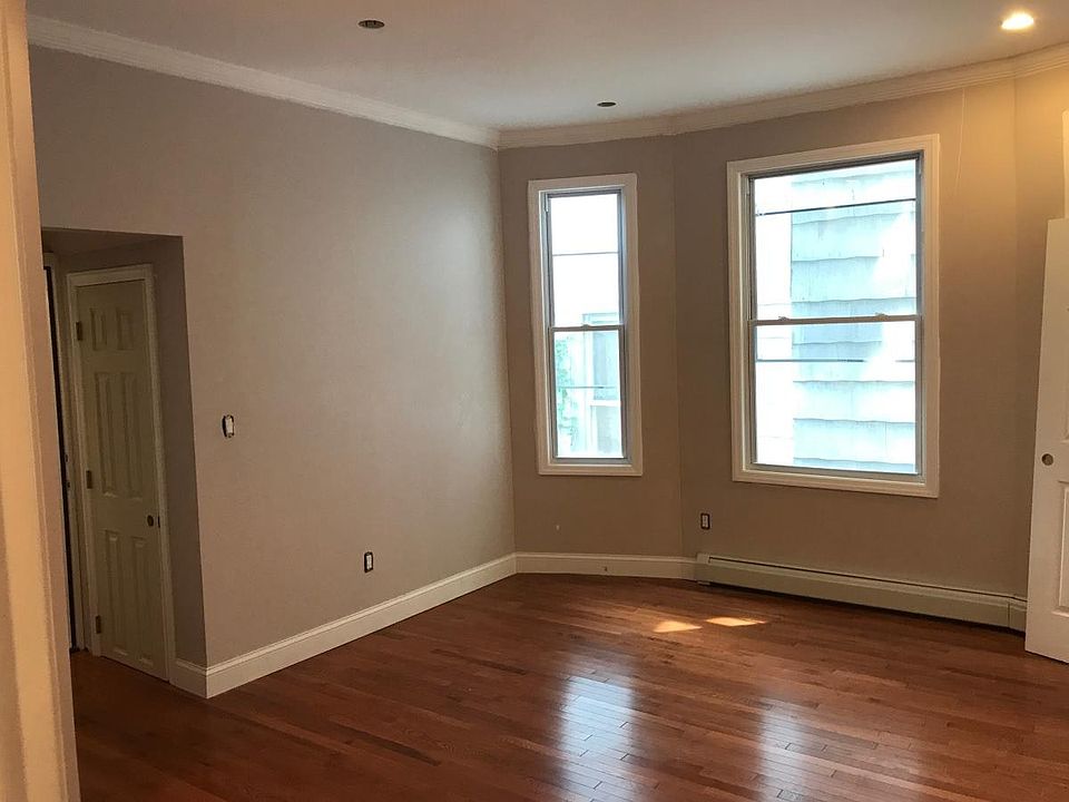 1st image of 900 E 213th St APT 3F