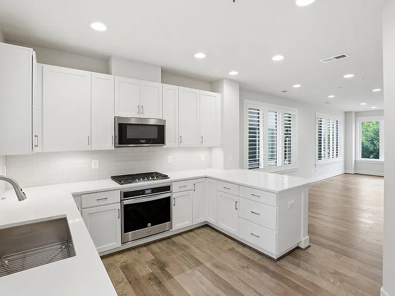 6924 Rockledge Dr — Photo 15