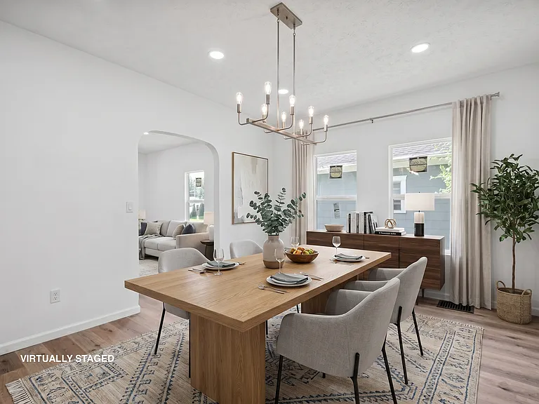 1009 N Indiana Ave — Photo 2