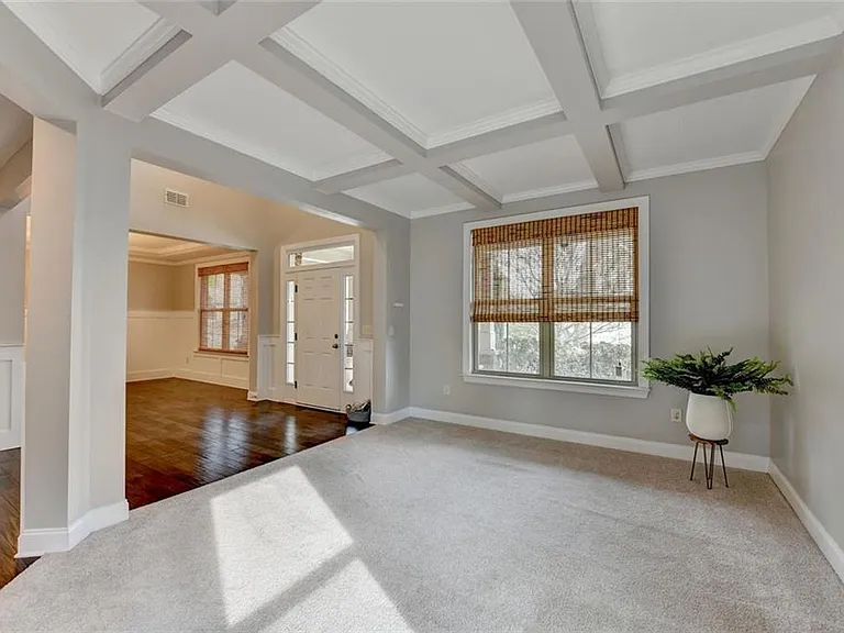 2540 Maple Ridge Ln — Photo 7