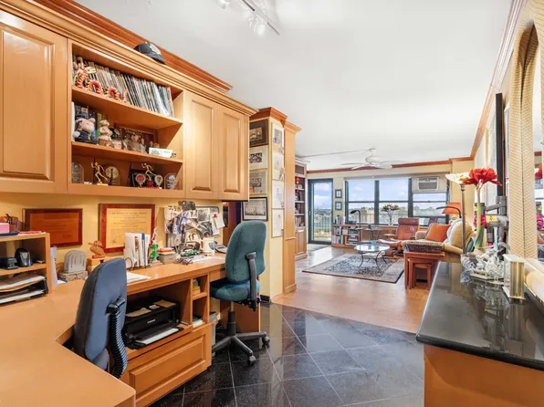 264 East Broadway image 6 of 12