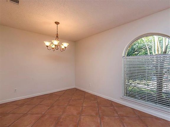 4th image of 2107 Matterhorn Ln