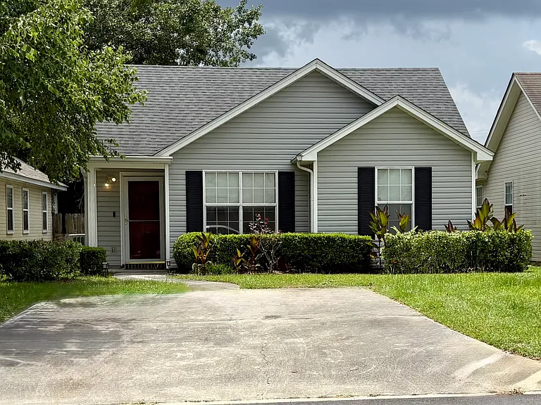 127 Blue Pool Dr — Photo 1