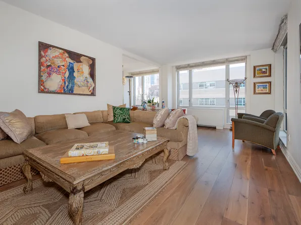 401 East 60th Street image 7 of 12