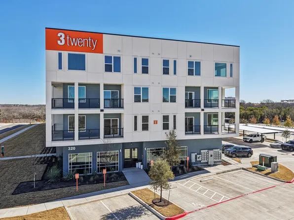 ThreeTwenty at the Vybe