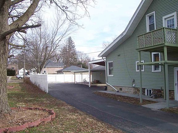 2nd image of 520 Burlington Ave